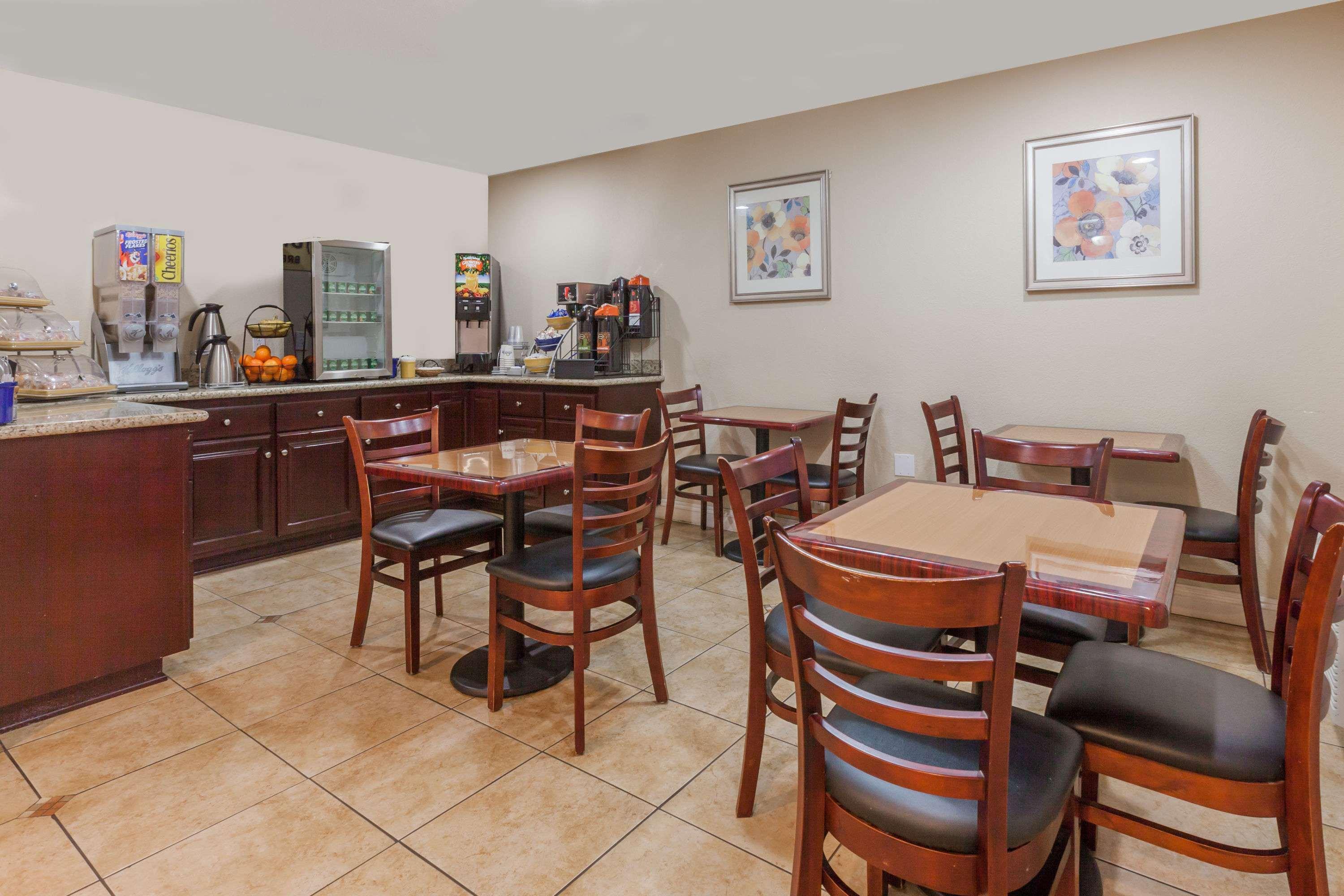 Days Inn By Wyndham Santa Maria Esterno foto