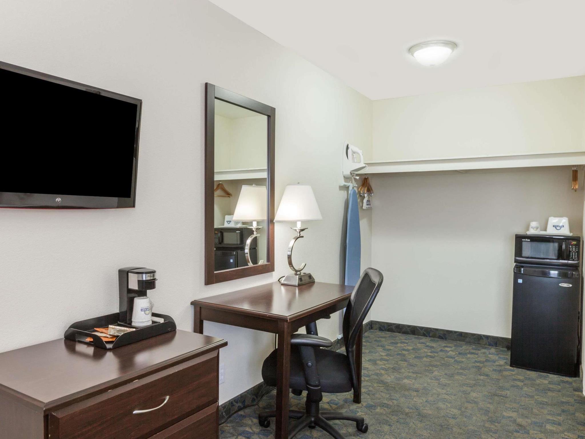 Days Inn By Wyndham Santa Maria Esterno foto