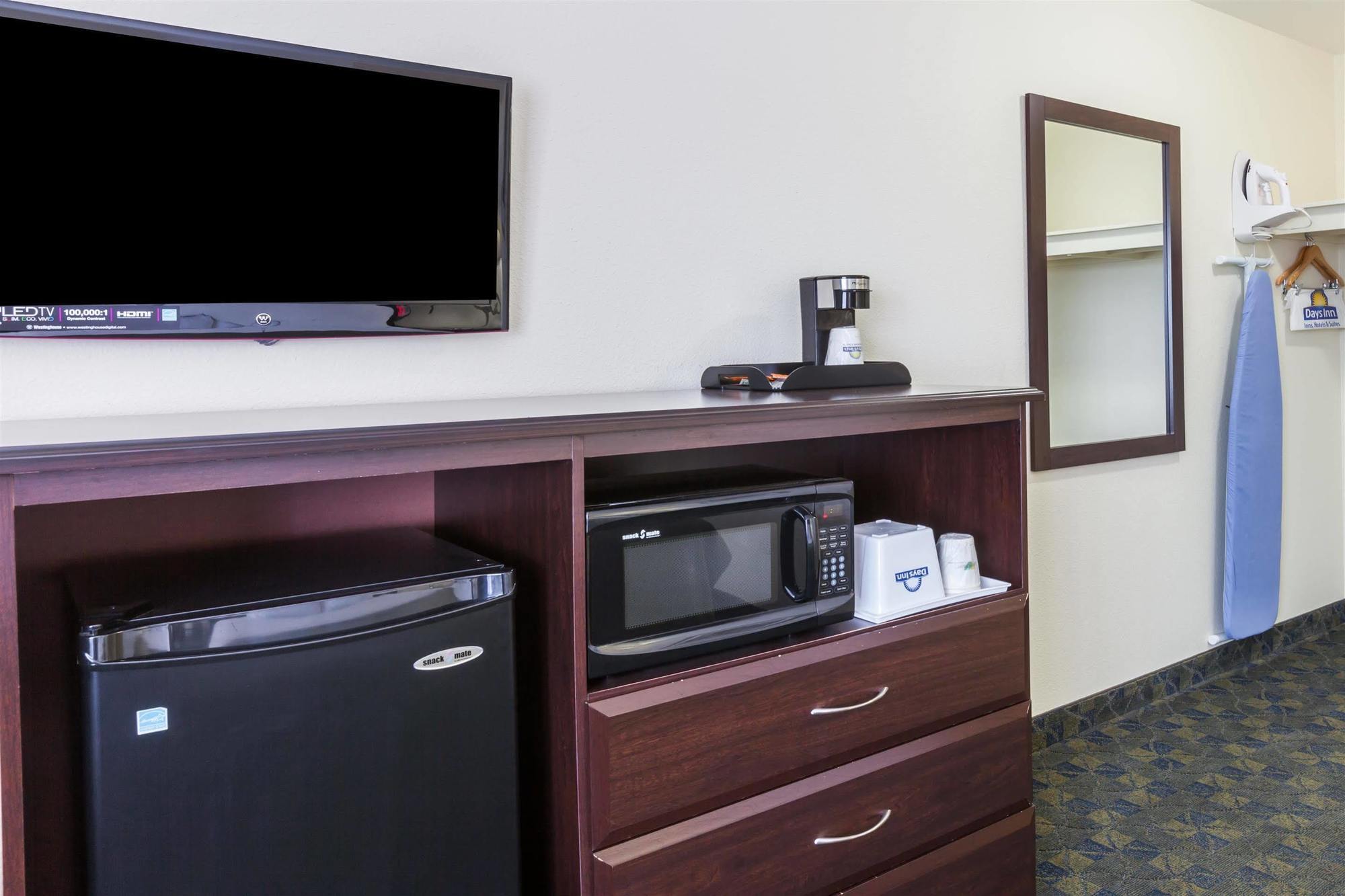 Days Inn By Wyndham Santa Maria Esterno foto